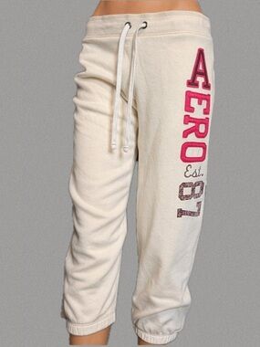 Aeropostale Y2K White/Pink Sweatpant Capri Pants